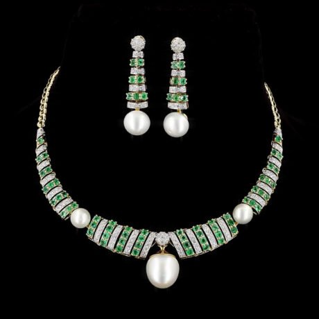Emerald & South Sea Pearl Suite